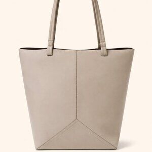 Minimalist H&M tote bag